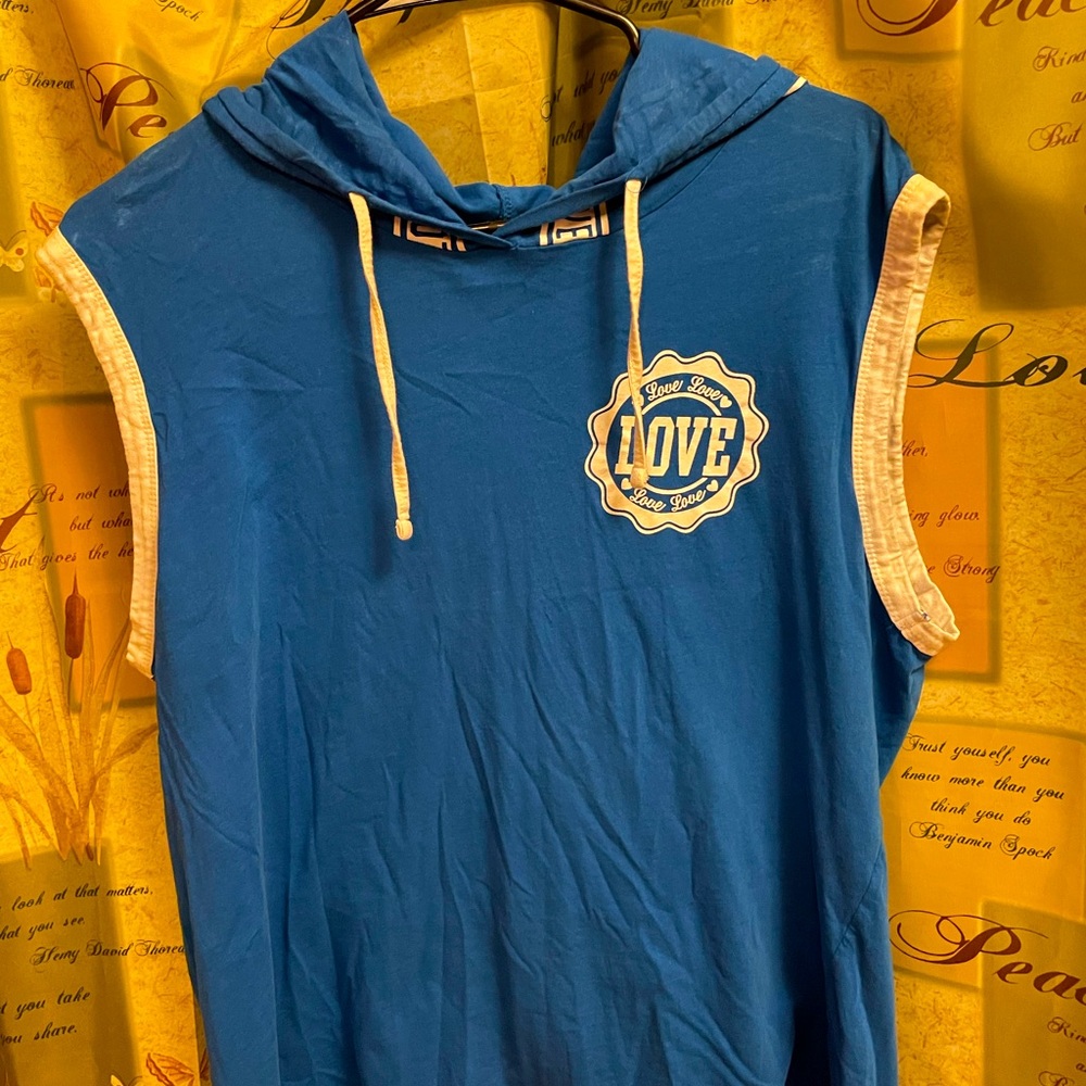 On Fire 🔥 super cute shirt 👚 cut off LOVE hoodie.. wore maybe twice